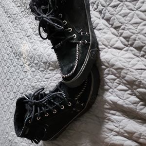 Ugg moccasin sneaker